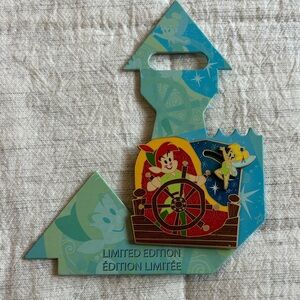 Disney Pins Limited Edition— Peter Pan and Tinker Bell Pin